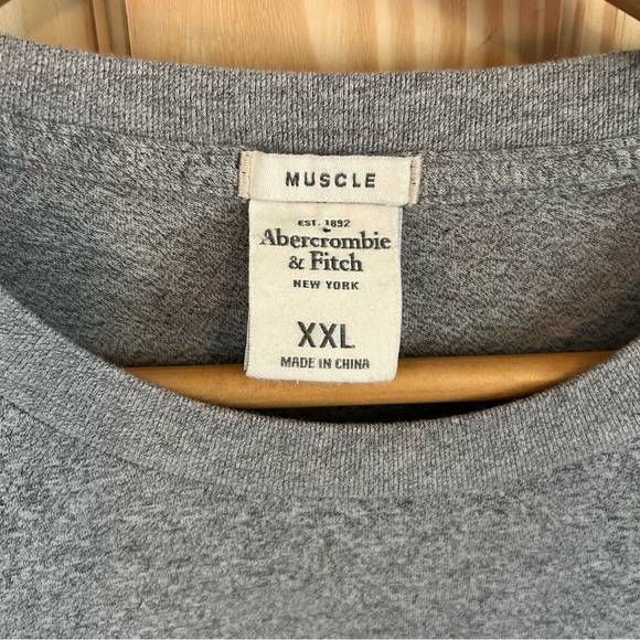 Abercrombie & Fitch Long Sleeve Muscle Tee. Size XXL. - Picture 5 of 9